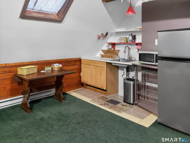 1877 Middletown Avenue, North Branford, CT 06472