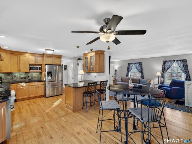 1877 Middletown Avenue, North Branford, CT 06472