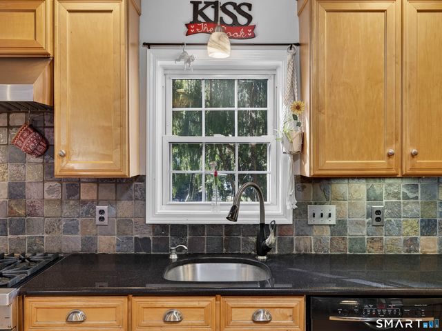 1877 Middletown Avenue, North Branford, CT 06472