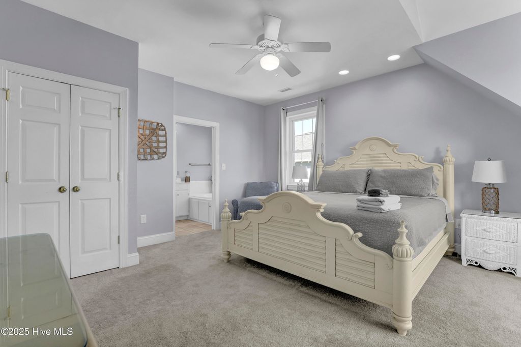 Image 15 of property listing at 4 Sailview Drive, Sneads Ferry, NC 28460