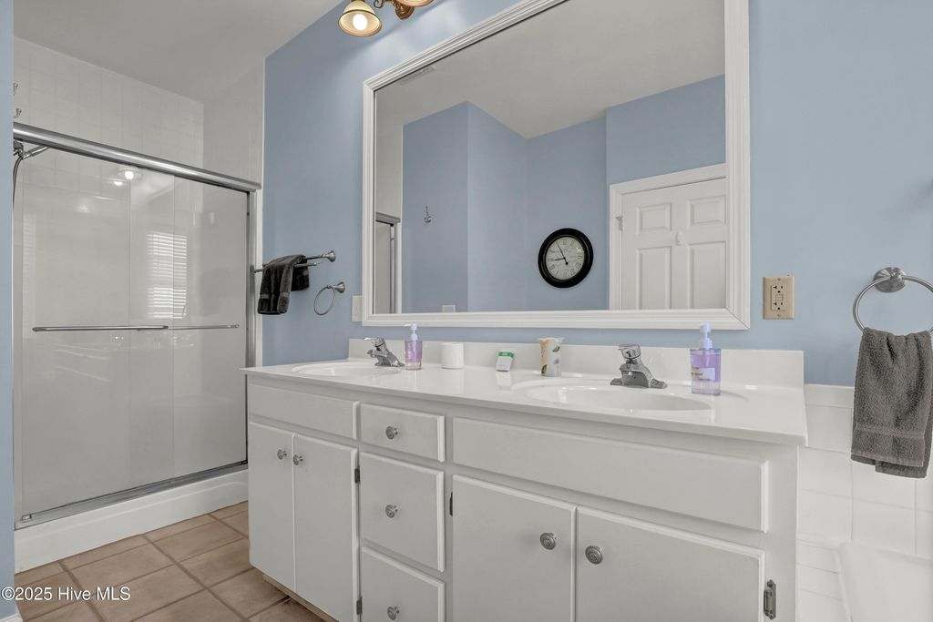 Image 17 of property listing at 4 Sailview Drive, Sneads Ferry, NC 28460