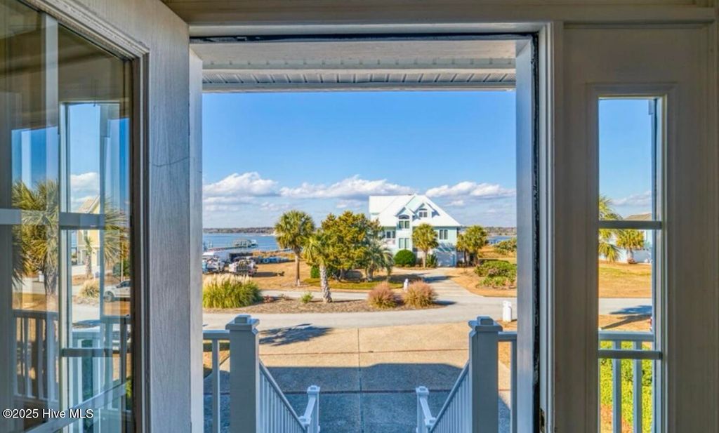 Image 32 of property listing at 4 Sailview Drive, Sneads Ferry, NC 28460