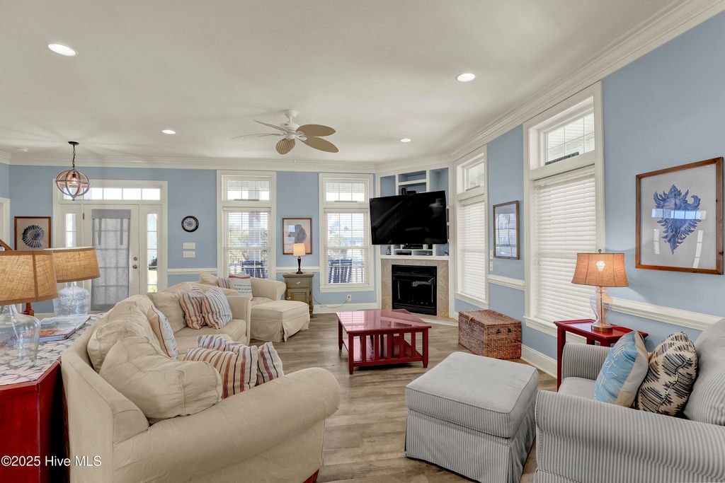 Image 5 of property listing at 4 Sailview Drive, Sneads Ferry, NC 28460