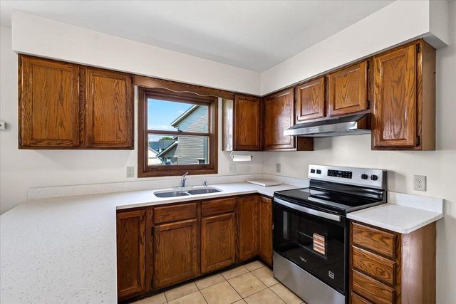 1 Georgetown Drive, Madison, WI 53719