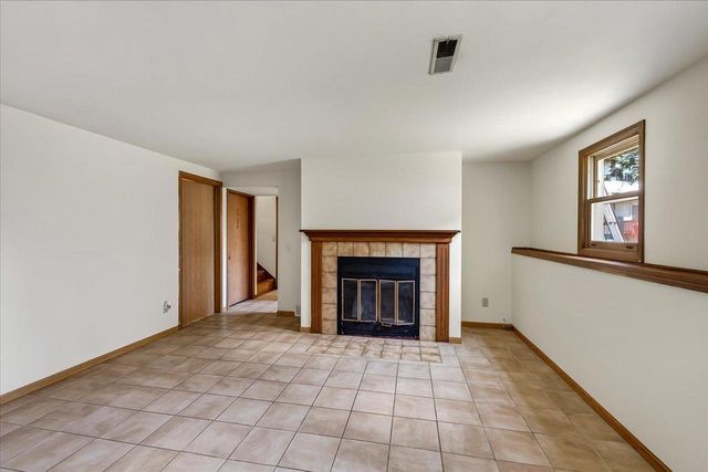 1 Georgetown Drive, Madison, WI 53719