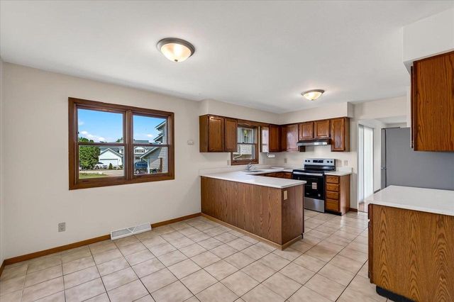 1 Georgetown Drive, Madison, WI 53719