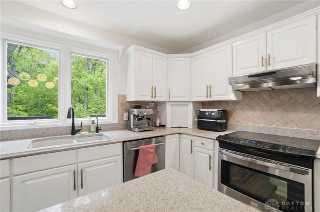 2570 River Bend Drive, Sugarcreek Twp, OH 45370