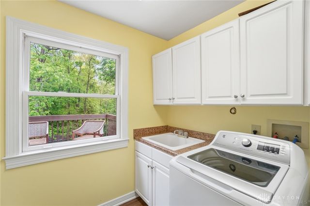 2570 River Bend Drive, Sugarcreek Twp, OH 45370
