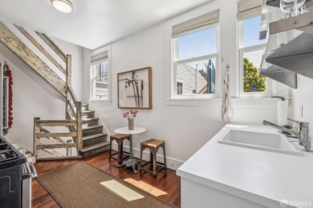 1698 Armstrong Avenue, San Francisco, CA 94124