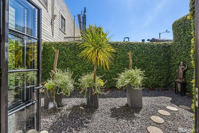 1698 Armstrong Avenue, San Francisco, CA 94124