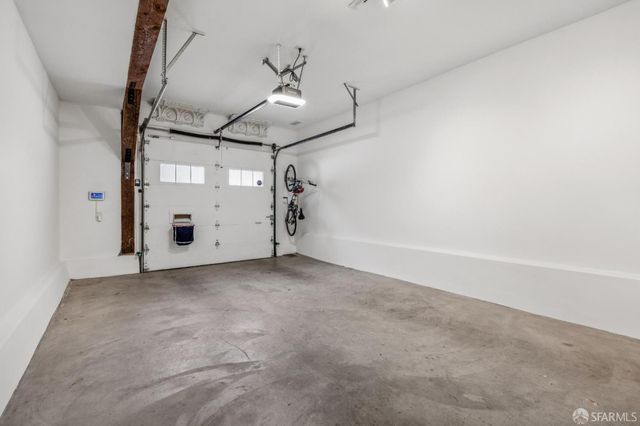1698 Armstrong Avenue, San Francisco, CA 94124