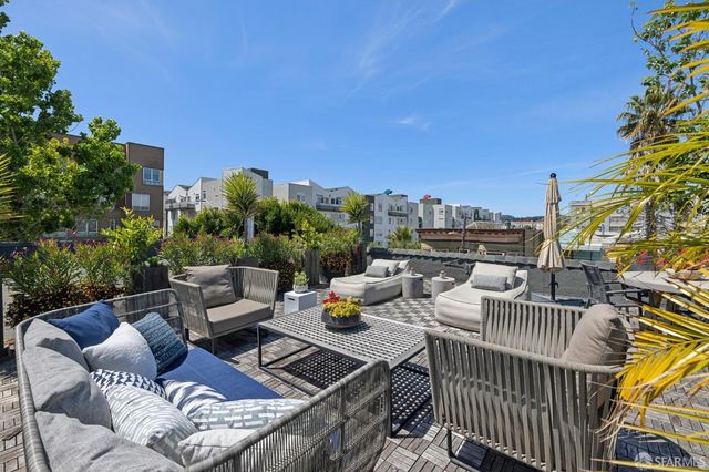 1698 Armstrong Avenue, San Francisco, CA 94124