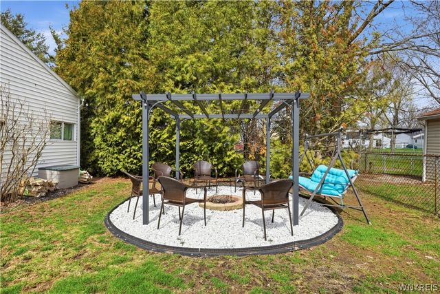 6963 Northview Drive, Lockport Town, NY 14094