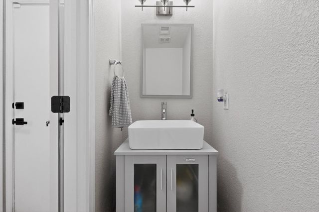 8035 Sand Springs Road NW, Albuquerque, NM 87114