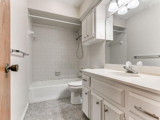 4721 Persimmon Court, Norman, OK 73072