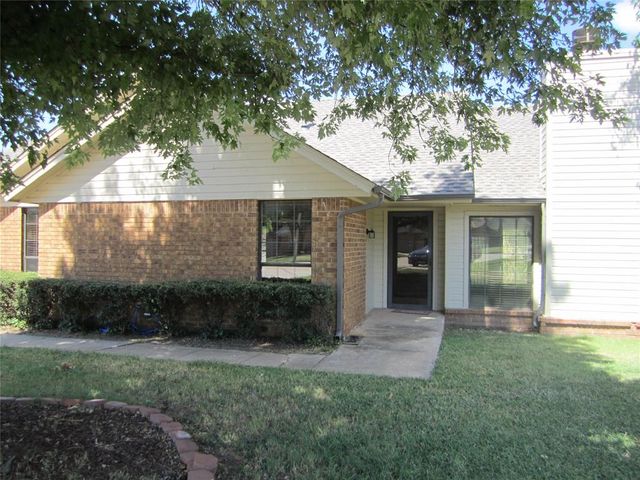 4721 Persimmon Court, Norman, OK 73072