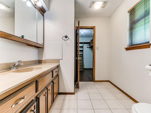 4721 Persimmon Court, Norman, OK 73072