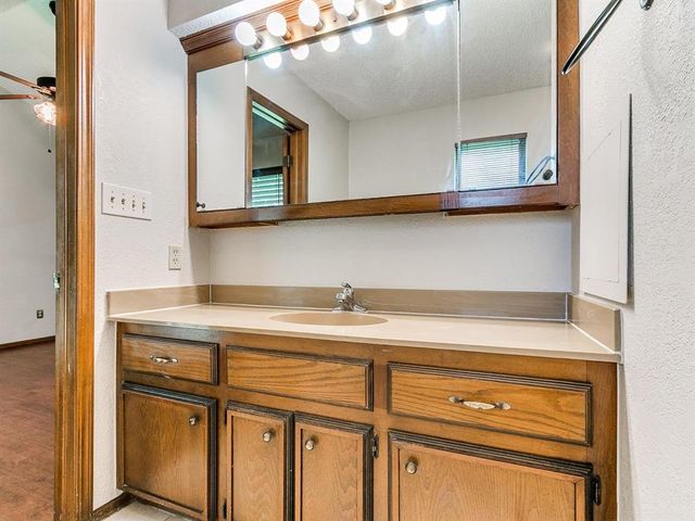 4721 Persimmon Court, Norman, OK 73072