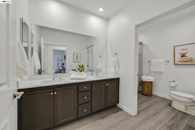 5630 Central parkway unit 202 202, Dublin, CA 94568