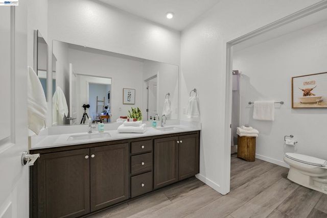 5630 Central parkway unit 202 202, Dublin, CA 94568