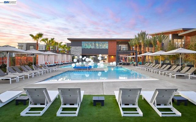 5630 Central parkway unit 202 202, Dublin, CA 94568