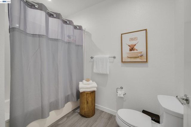 5630 Central parkway unit 202 202, Dublin, CA 94568