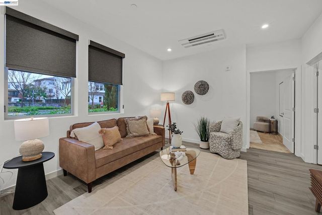 5630 Central parkway unit 202 202, Dublin, CA 94568