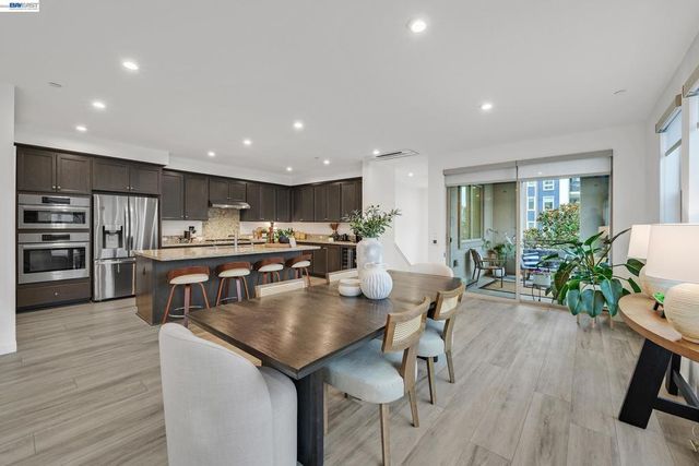 5630 Central parkway unit 202 202, Dublin, CA 94568