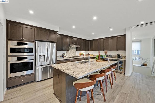 5630 Central parkway unit 202 202, Dublin, CA 94568