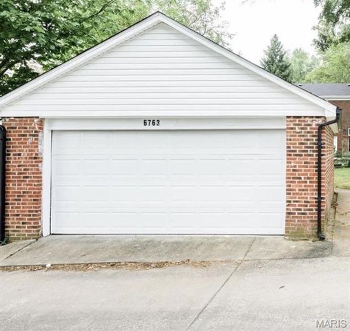 6763 Chamberlain Avenue, University City, MO 63130