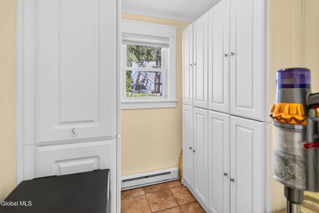 31 Sunnyside Road, Scotia, NY 12302
