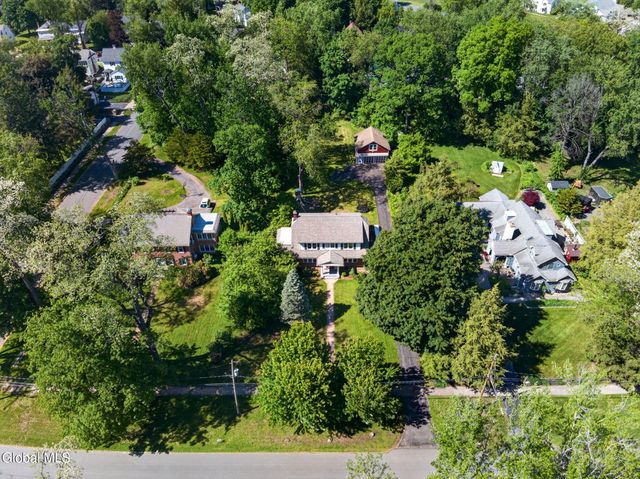 31 Sunnyside Road, Scotia, NY 12302