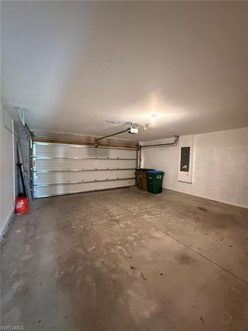 26 12th TER, Cape Coral, FL 33909