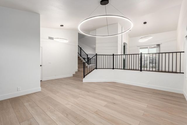 5656 W Abraham Lane, Glendale, AZ 85308