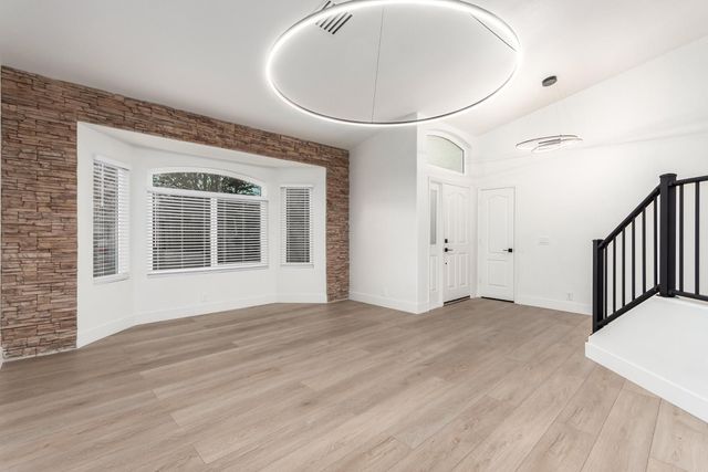 5656 W Abraham Lane, Glendale, AZ 85308