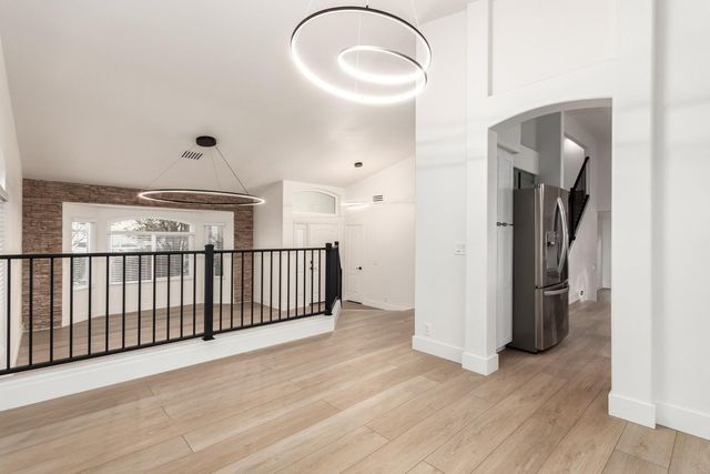 5656 W Abraham Lane, Glendale, AZ 85308