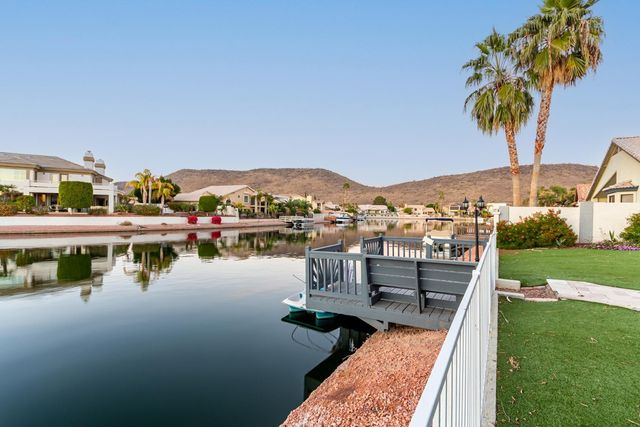 5656 W Abraham Lane, Glendale, AZ 85308