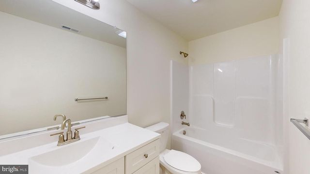 107 NICHOLAS CT, New Castle, DE 19720