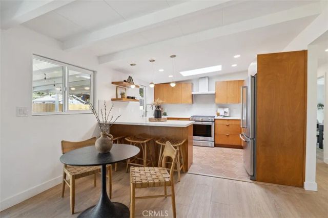 21 La Cadena Street, Santa Barbara, CA 93103