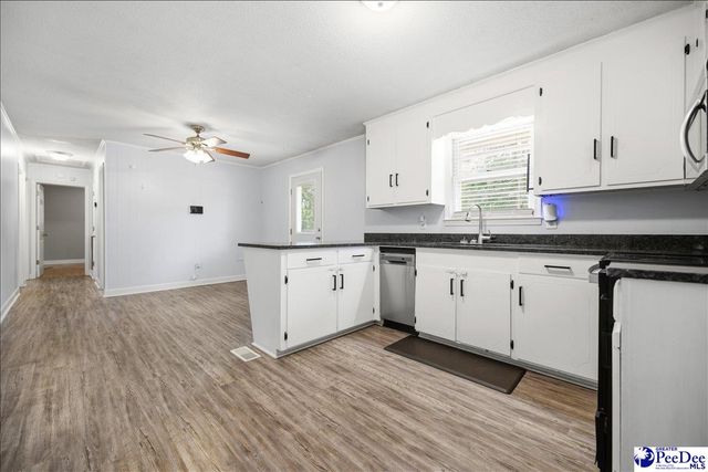 1007 Greenleaf Road, Hartsville, SC 29550
