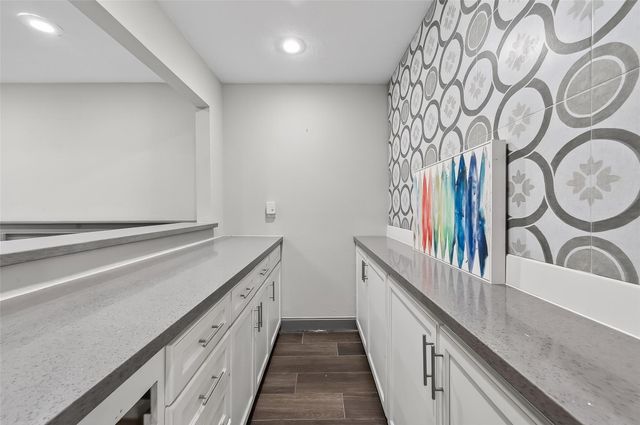 11280 Braes Forest Drive 406, Houston, TX 77071