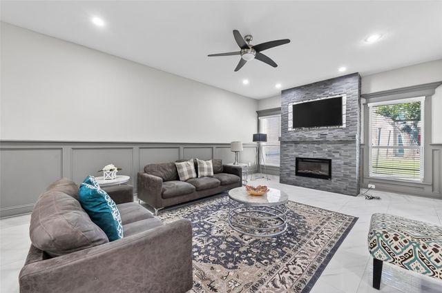 11280 Braes Forest Drive 406, Houston, TX 77071