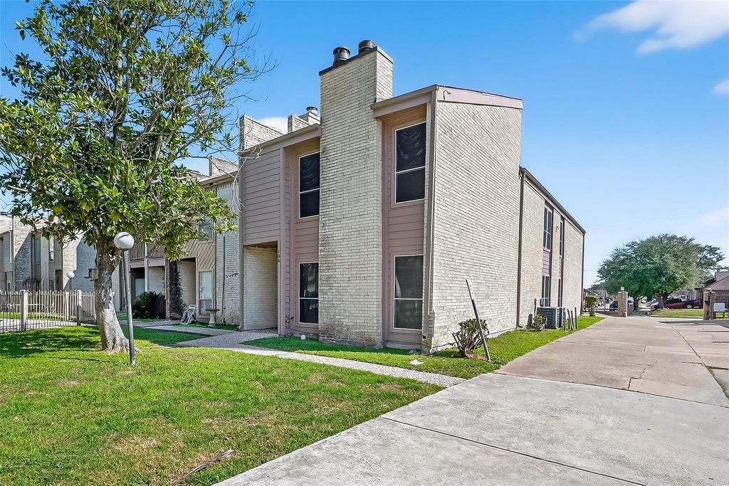 11280 Braes Forest Drive 406, Houston, TX 77071