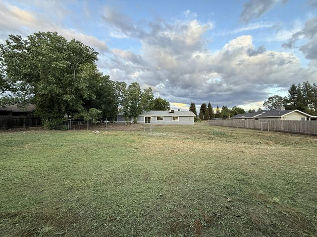 19232 Deane Drive, Madera, CA 93638