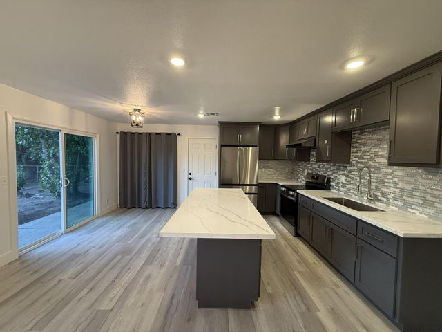 19232 Deane Drive, Madera, CA 93638