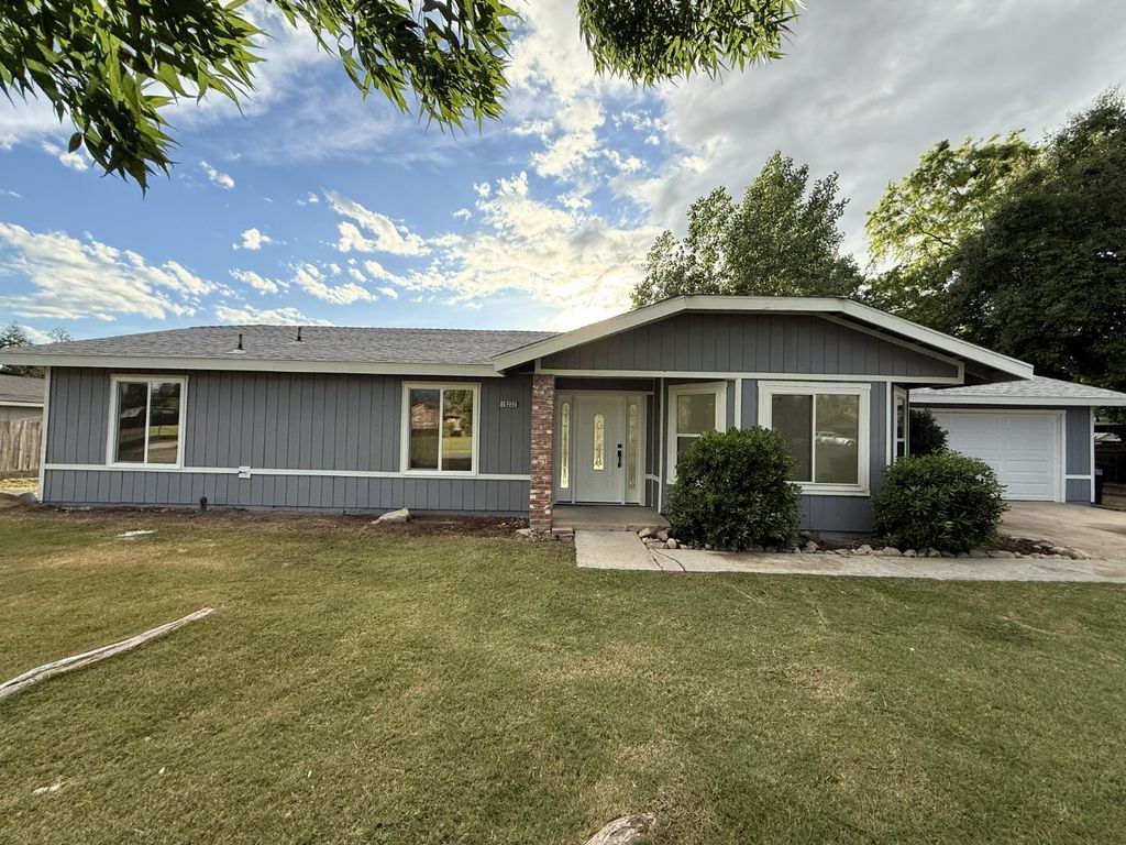 19232 Deane Drive, Madera, CA 93638