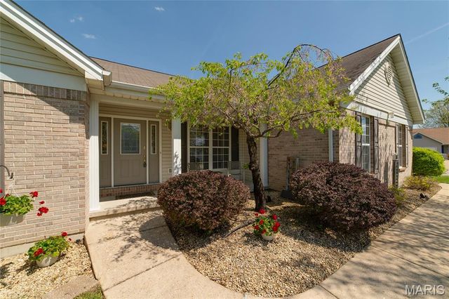 1354 Presidents Landing Drive, O'fallon, MO 63366