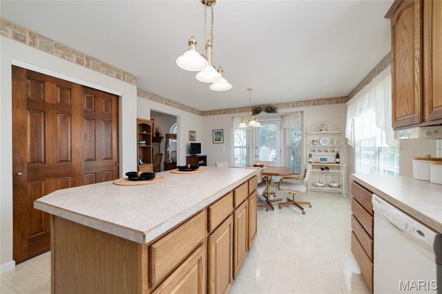 1354 Presidents Landing Drive, O'fallon, MO 63366