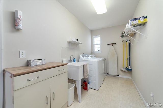 1354 Presidents Landing Drive, O'fallon, MO 63366