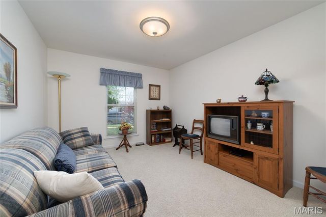 1354 Presidents Landing Drive, O'fallon, MO 63366